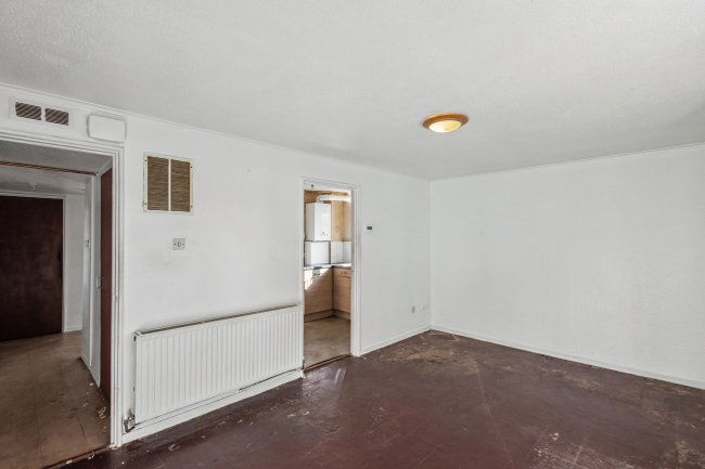 2 Heddon Grove, Hawkshead, Bradford, West Yorkshire, BD5 0TA 7