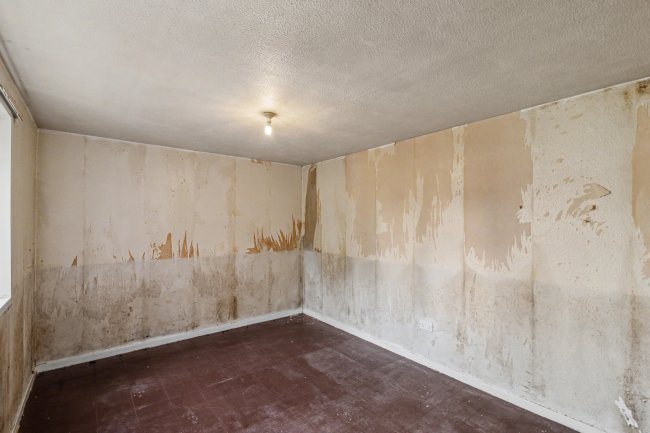 2 Heddon Grove, Hawkshead, Bradford, West Yorkshire, BD5 0TA 7