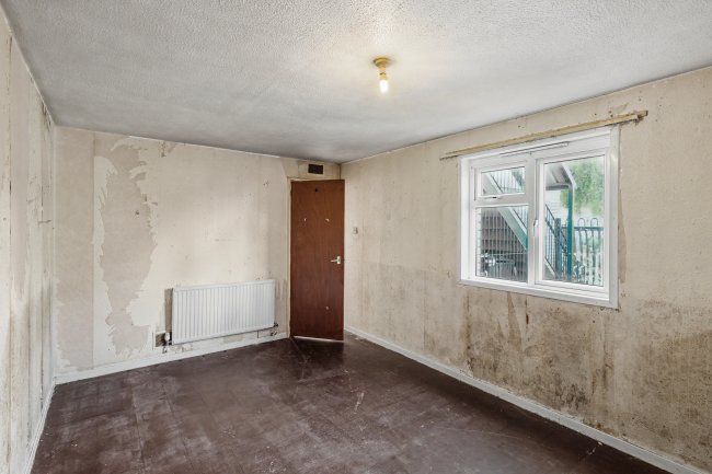 2 Heddon Grove, Hawkshead, Bradford, West Yorkshire, BD5 0TA 7