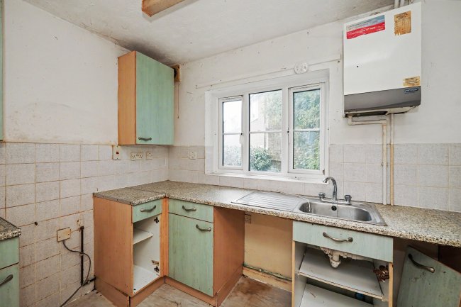 1 Paddock Close, Lydd, Romney Marsh, Kent, TN29 9BT 8