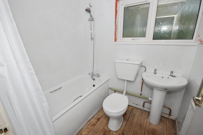 1 St Marys Court, Eynesbury, St. Neots, Cambridgeshire, PE19 2TB 6