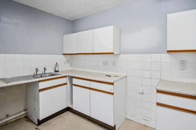 102 Parmentergate Court, St John Street, Norwich, NR1 1PF 5