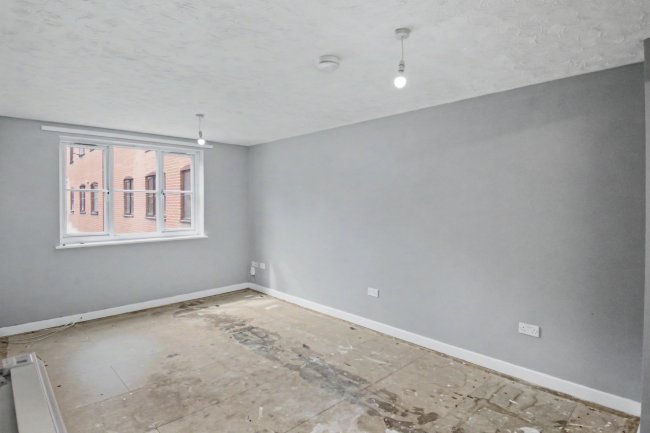 102 Parmentergate Court, St John Street, Norwich, NR1 1PF 5