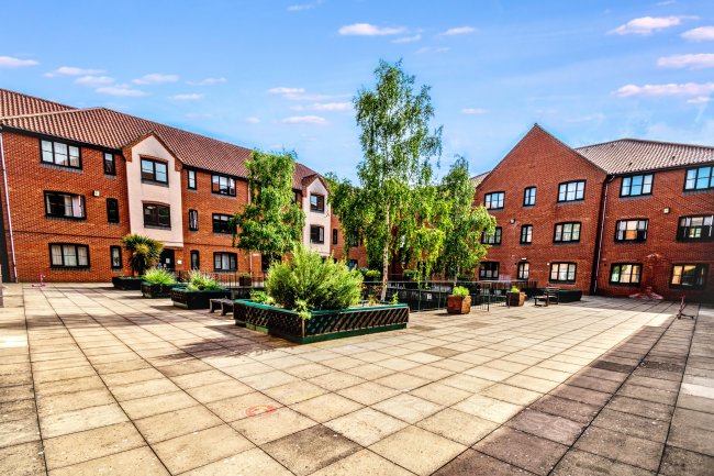 102 Parmentergate Court, St John Street, Norwich, NR1 1PF 5