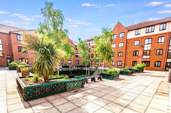 102 Parmentergate Court, St John Street, Norwich, NR1 1PF 5