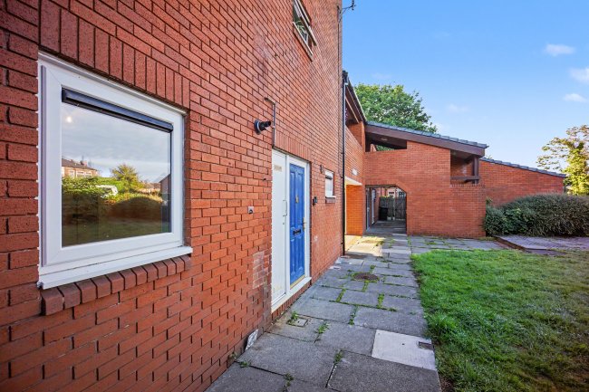 6 Fell View, Chorley, Lancashire, PR6 0NT 4