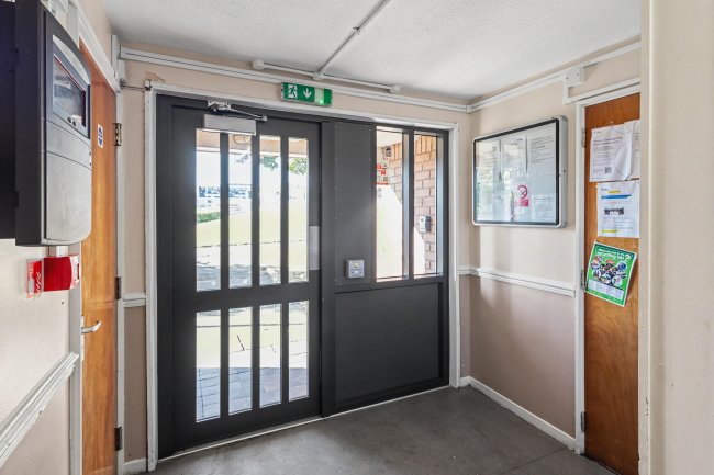 1G Heddon Grove, Hawkshead, Bradford, West Yorkshire, BD5 0TA 1