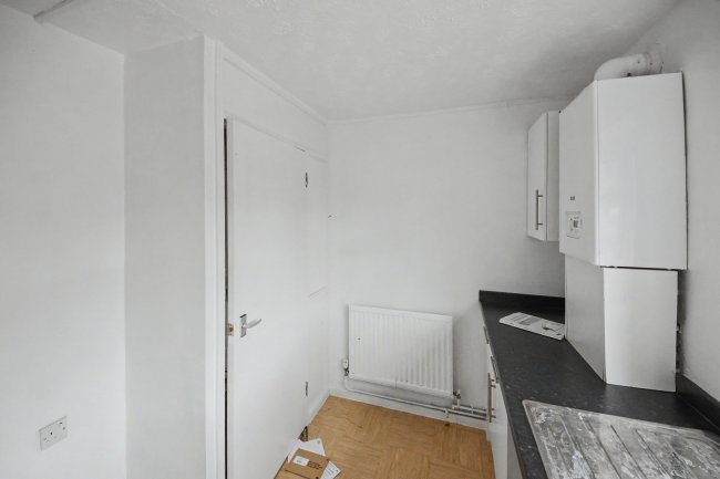 4 Russell Court, St. Neots, Cambridgeshire, PE19 1AZ 6