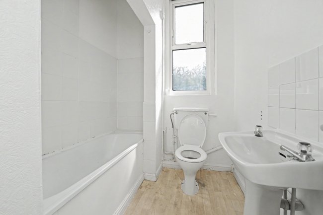 Flat 2, 18 Belmont Road, St. Andrews, Bristol, BS6 5AS 1