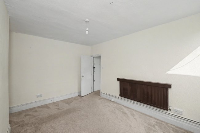 Flat 2, 18 Belmont Road, St. Andrews, Bristol, BS6 5AS 1