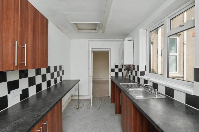 Flat 2, 18 Belmont Road, St. Andrews, Bristol, BS6 5AS 1