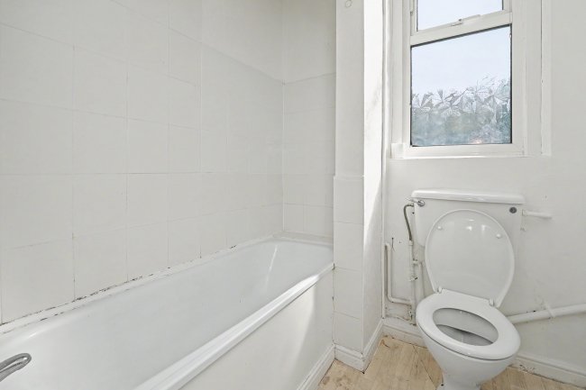 Flat 2, 18 Belmont Road, St. Andrews, Bristol, BS6 5AS 1