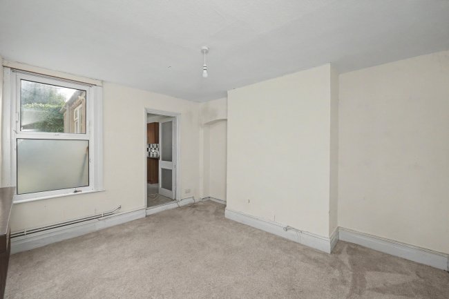Flat 2, 18 Belmont Road, St. Andrews, Bristol, BS6 5AS 1