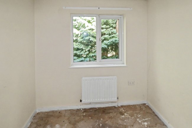 32 Shelley Grove, Bradford, West Yorkshire, BD8 0JZ 8