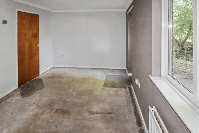32 Shelley Grove, Bradford, West Yorkshire, BD8 0JZ 8