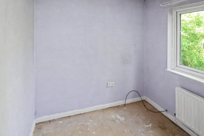 32 Shelley Grove, Bradford, West Yorkshire, BD8 0JZ 8