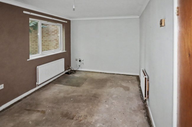 32 Shelley Grove, Bradford, West Yorkshire, BD8 0JZ 8