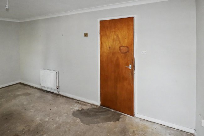 32 Shelley Grove, Bradford, West Yorkshire, BD8 0JZ 8
