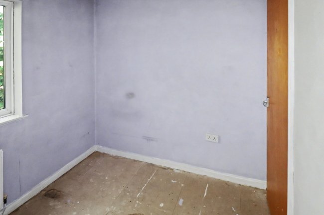 32 Shelley Grove, Bradford, West Yorkshire, BD8 0JZ 8