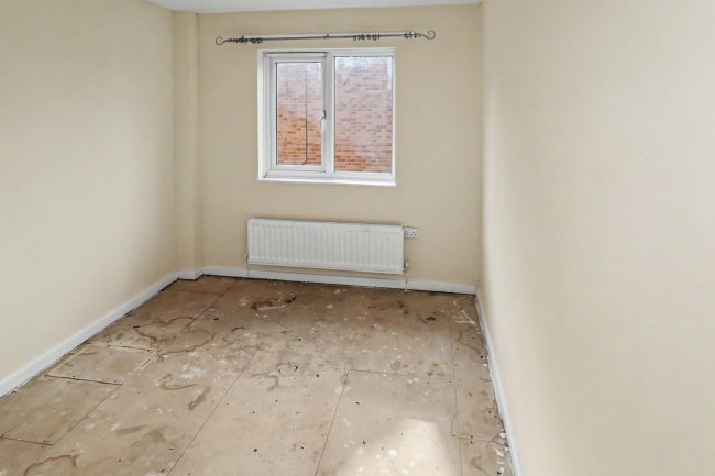 32 Shelley Grove, Bradford, West Yorkshire, BD8 0JZ 8