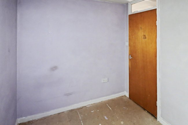32 Shelley Grove, Bradford, West Yorkshire, BD8 0JZ 8
