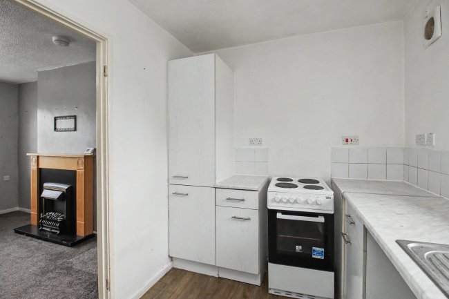378 Endike Lane, North Hull Estate, Hull, HU6 8AA 9