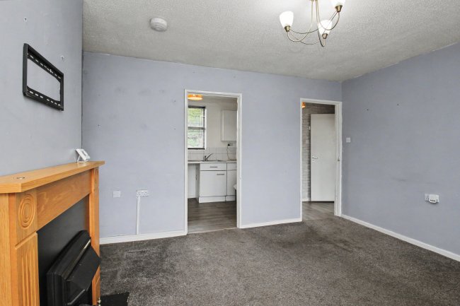 378 Endike Lane, North Hull Estate, Hull, HU6 8AA 9