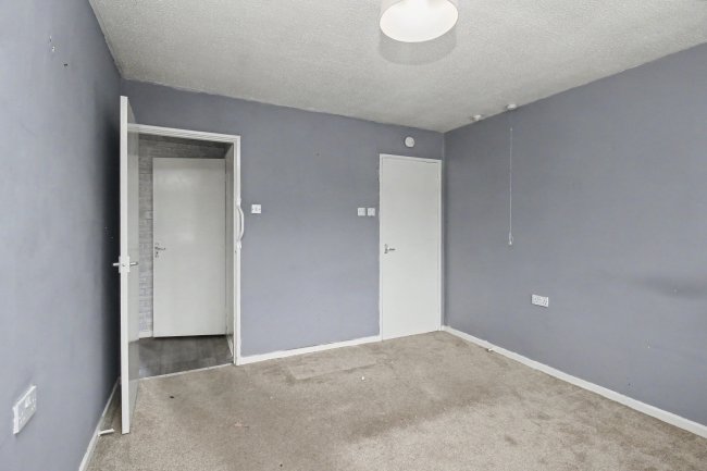 378 Endike Lane, North Hull Estate, Hull, HU6 8AA 9