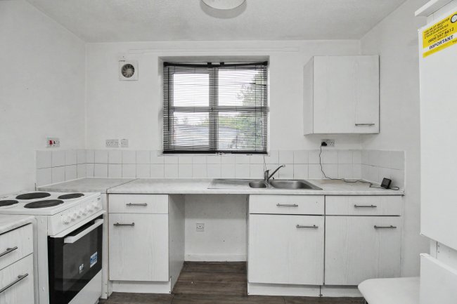 378 Endike Lane, North Hull Estate, Hull, HU6 8AA 9