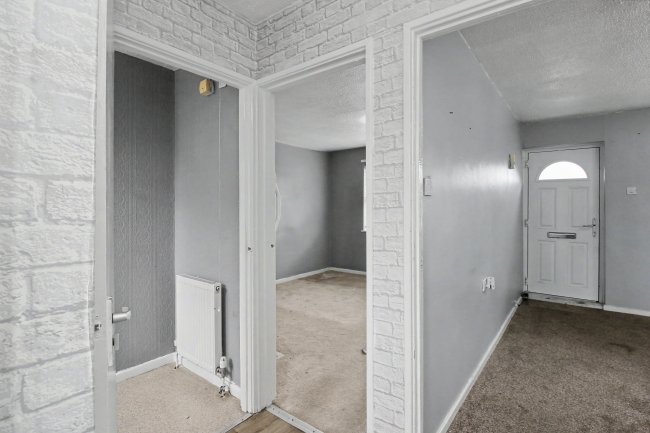 378 Endike Lane, North Hull Estate, Hull, HU6 8AA 9