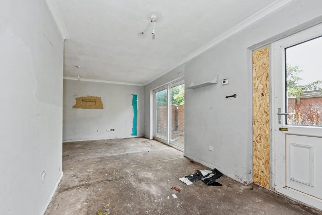 31 Redruth Drive, Mansfield, Nottinghamshire, NG18 4QB 10