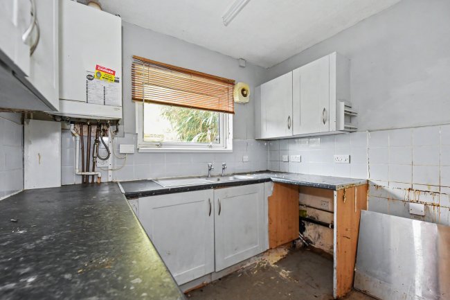 31 Redruth Drive, Mansfield, Nottinghamshire, NG18 4QB 10