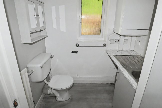 15 Hebble Brook Close, Mixenden, Halifax, West Yorkshire, HX2 8UJ 2