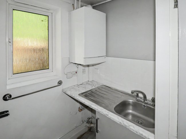 15 Hebble Brook Close, Mixenden, Halifax, West Yorkshire, HX2 8UJ 8