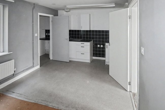 15 Hebble Brook Close, Mixenden, Halifax, West Yorkshire, HX2 8UJ 2