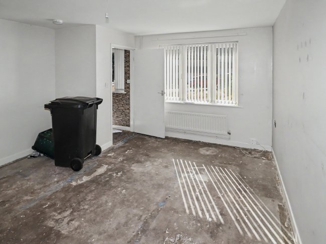 15 Hebble Brook Close, Mixenden, Halifax, West Yorkshire, HX2 8UJ 8
