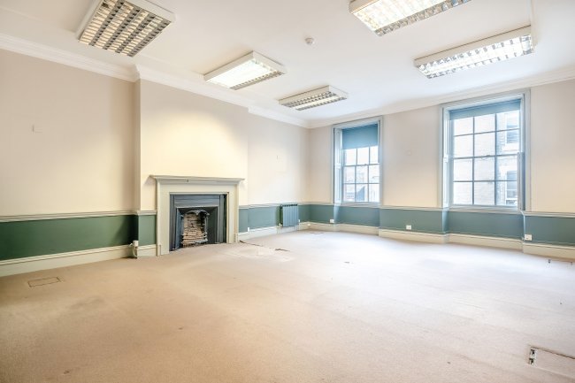 12 Southgate Street, Winchester, SO23 9EF 8