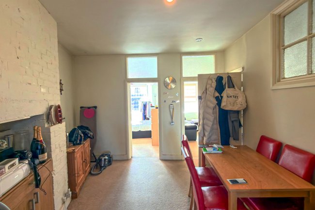 162 & 164 Central Rd, Worcester Park, KT4 8HQ 3