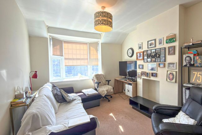 162 & 164 Central Rd, Worcester Park, KT4 8HQ 3