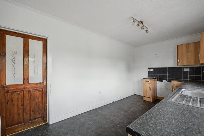 15 Abberd Way, Calne, Wiltshire, SN11 8BB 8