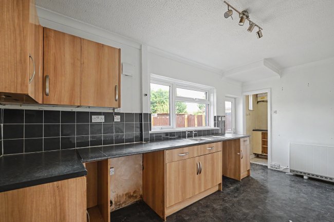 15 Abberd Way, Calne, Wiltshire, SN11 8BB 8