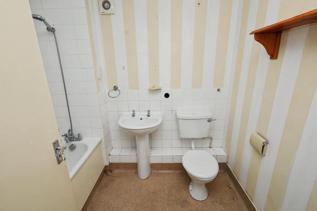 10 Copland Road, Wembley HA0 4YH 7