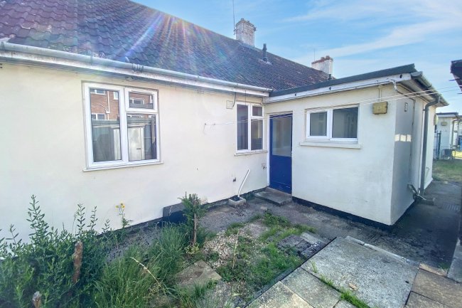 11 Woodlands Bungalows, Chippenham, Wiltshire, SN14 0HJ 9