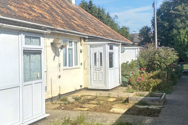 11 Woodlands Bungalows, Chippenham, Wiltshire, SN14 0HJ 9