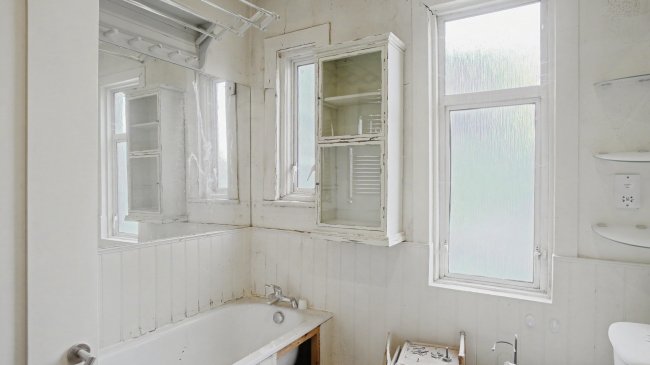 First Floor Flat, 28 Third Avenue, Acton, London, W3 7RT 1