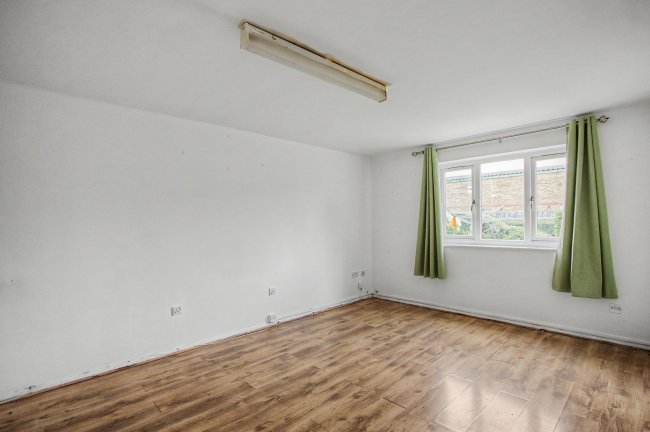 10 Liden Close, Walthamstow, London, E17 8HQ 1