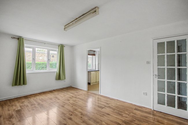 10 Liden Close, Walthamstow, London, E17 8HQ 1