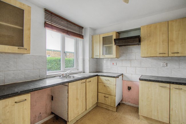 10 Liden Close, Walthamstow, London, E17 8HQ 1