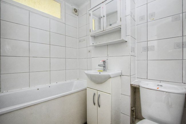 10 Liden Close, Walthamstow, London, E17 8HQ 1