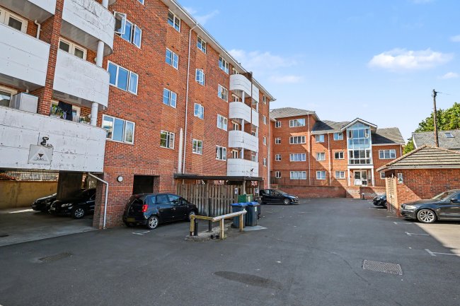 Flat 1 Kings Oak Court, RG1 4PX 1